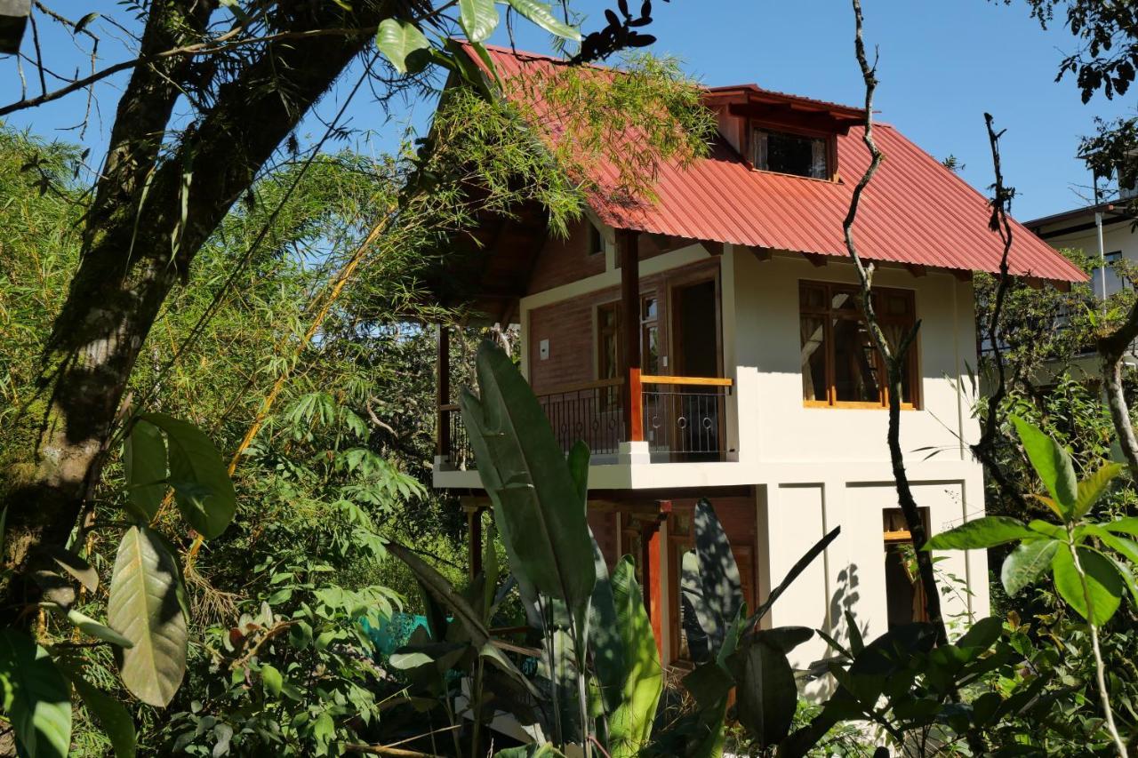 Casa Del Rio En Mindo Bed & Breakfast Exterior photo