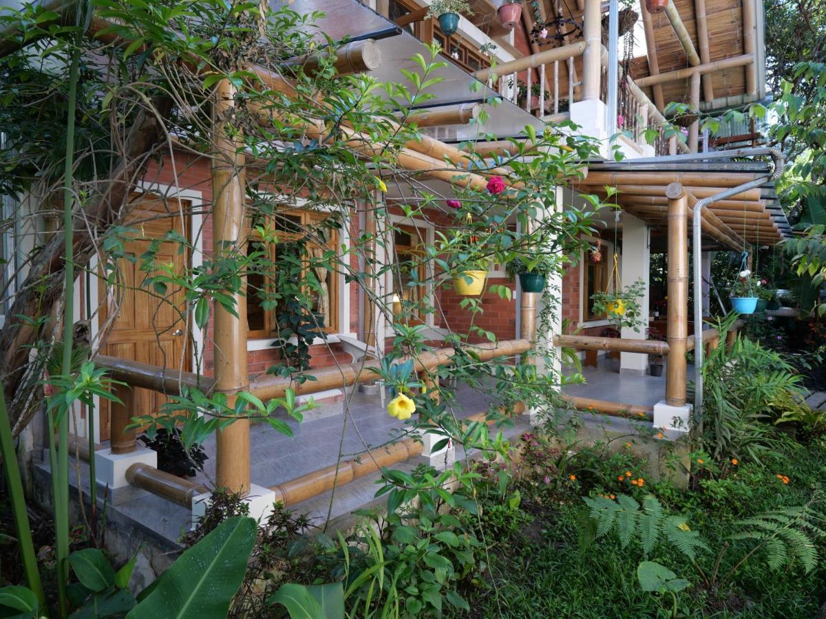 Casa Del Rio En Mindo Bed & Breakfast Exterior photo