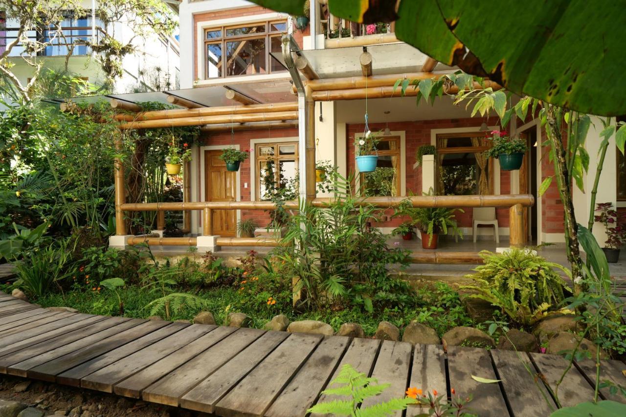Casa Del Rio En Mindo Bed & Breakfast Exterior photo