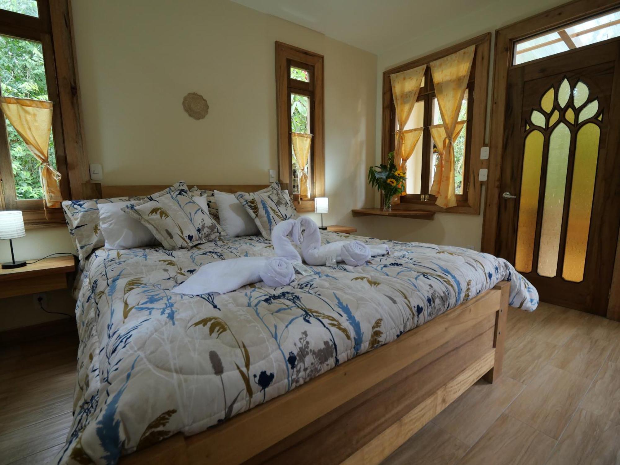 Casa Del Rio En Mindo Bed & Breakfast Exterior photo